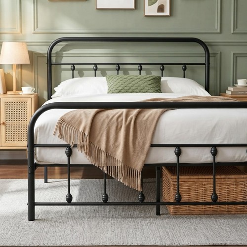 Sturdy black 4ft double bed - 4ft,